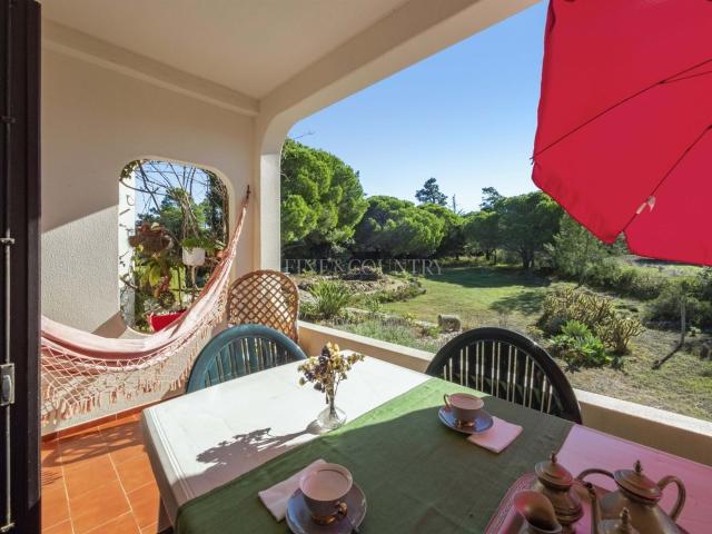Caramujeira – Moradia Tradicional de 5 Quartos inserida num. 395m² Lagoa e Carvoeiro