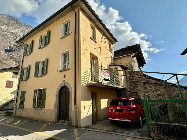 CARATTERISTICA CASA DI NUCLEO DA RINNOVARE A BIASCA CENTRO