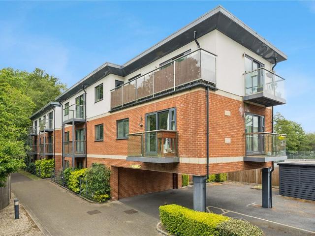 Caravan Lane, Rickmansworth, Hertfordshire WD3, 2 bed flat to rent, £1,700 pcm | PrimeLocation