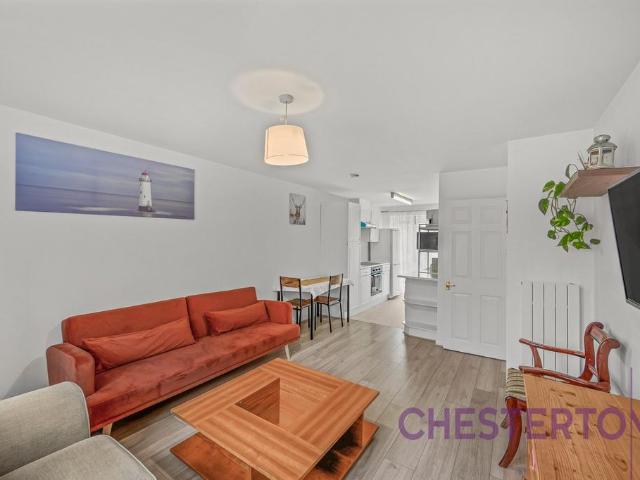 Caravel Close, London, E14 2 bed flat to rent £3,300 pcm £762 pw