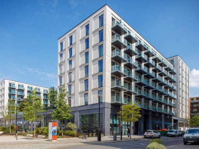 Caravel House, Royal Crest Avenue, E16 2 bed apartment to rent £2,815 pcm £650 pw