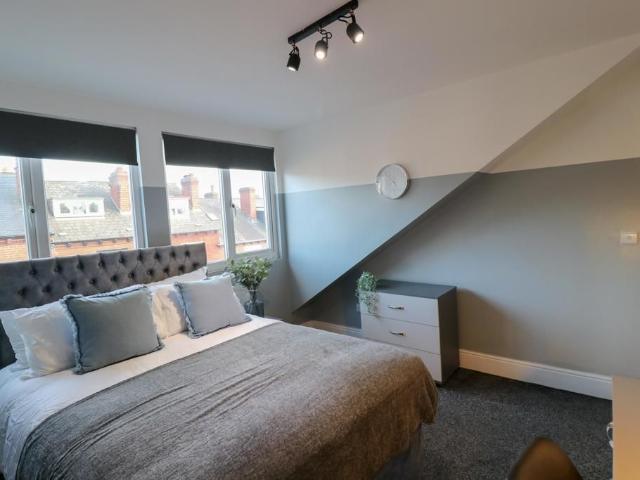 Carberry Place, Hyde Park, Leeds LS6, 4 bed terraced house to rent, £1,640 pcm | PrimeLocation