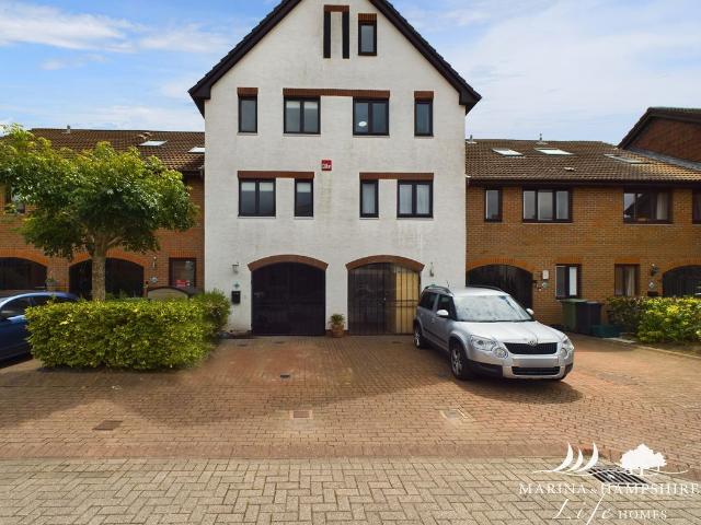Carbis Close, Portsmouth PO6, 3 bed terraced house to rent, £2,000 pcm | PrimeLocation
