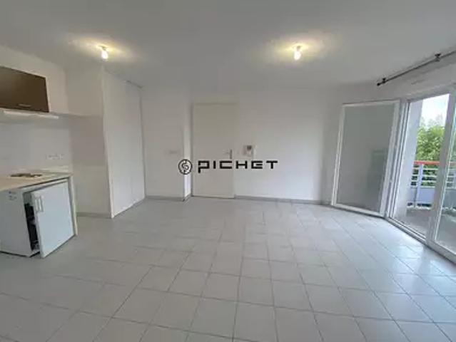 Carbon Blanc 33560 Achat / Vente appartement 2 pièces t2 au dernier étage parking