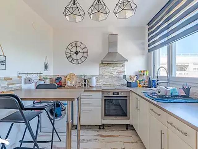 Carbon Blanc 33560 Achat / Vente appartement 4 pièces t4 au dernier étage parking