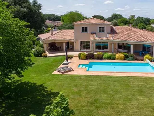 Carbonne 31390 Achat / Vente maison 7 pièces t7 au dernier étage parking