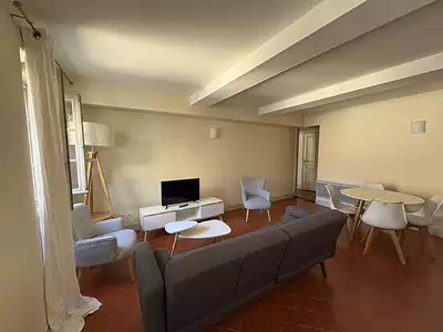 Carcassonne 11000 Location appartement 2 pièces t2 au dernier étage