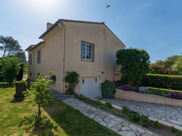 Carcassonne Trebes Villa T4 184m² 99m² avec jardin, va. 184m² Carcassonne