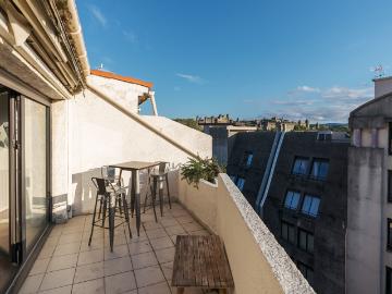 CARCASSONNE CENTRE A louer meublé Appartement Carcassonne 3 pièce s 91 m2