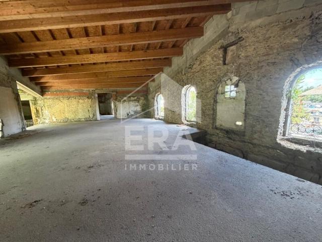 Carcassonne. Immeuble de 773 m² à rénover entièrement au bo. 773m² Carcassonne
