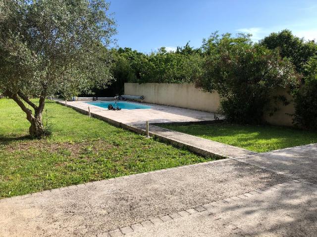 CARCASSONNE Maison 150 m²: 4 chambres, piscine sur terrai. 150m² Carcassonne