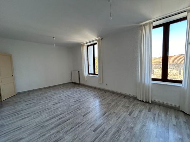 Carcassonne quartier Bellevue Appartement 3 pièces en location vue sur la Cité médiévale