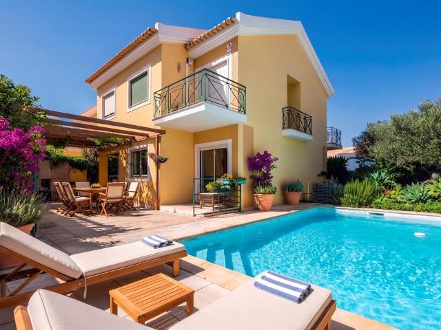 Carcavelos: Moradia com Piscina e Jardim 157m² Carcavelos e Parede