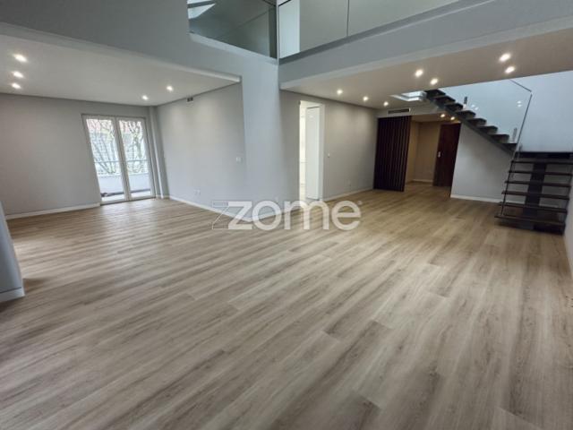 Carcavelos Evolution Apartamento T3 com mezanino