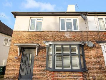 Carden Avenue, Brighton 1 bed ground floor flat to rent £1,275 pcm £294 pw
