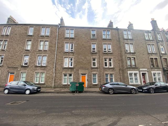 Cardean Street, Dundee DD4, 2 bed flat to rent, £800 pcm | PrimeLocation