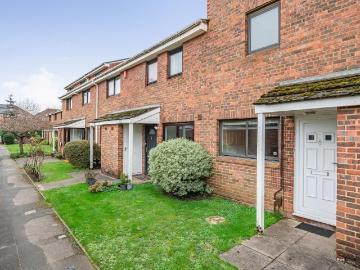 Cardinal, Caversham RG4, 4 bed town house to rent, £2,250 pcm | PrimeLocation