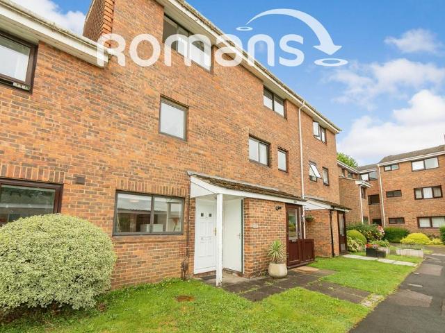 Cardinal Close, Caversham, Reading, RG4 4 bed terraced house to rent £2,150 pcm £496 pw