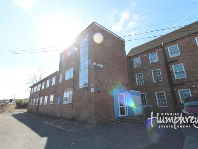 Cardinal House, Bridge Road B8 Studio to rent £650 pcm £150 pw