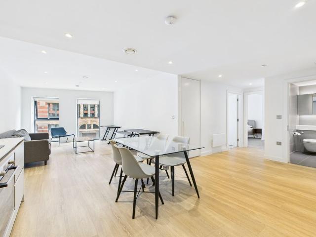 Carding Building, Whitworth Street M1, 2 bed flat to rent, £1,850 pcm | PrimeLocation