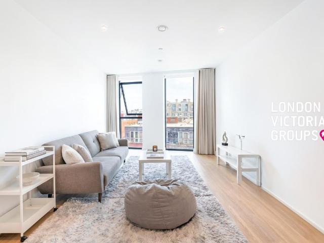 Carding Building, Whitworth Street, Manchester M1, 2 bed flat to rent, £2,200 pcm | PrimeLocation