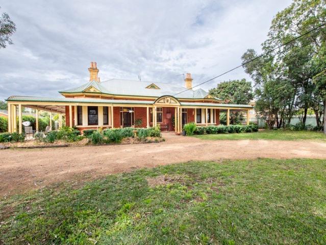 'Cardiff' A Landmark Federation Estate Near Dubbo CBD