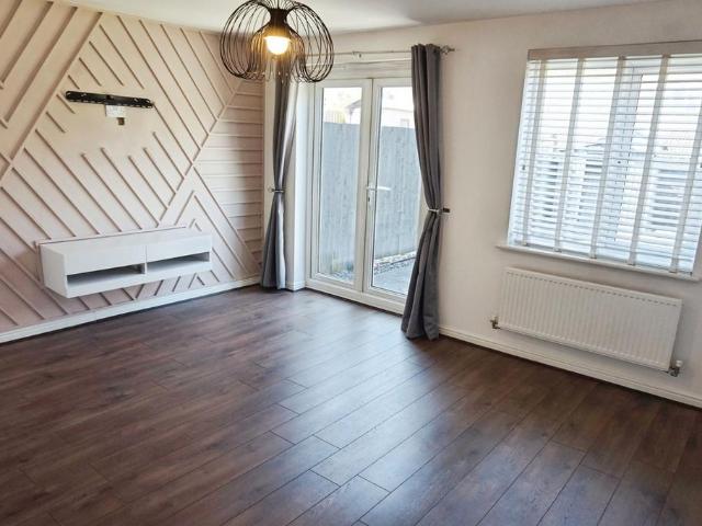 Cardiff CF3 3 bed terraced house to rent £1,350 pcm £312 pw
