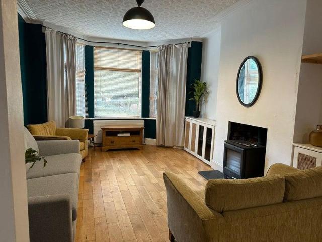 Cardiff, CF14 1 bed in a house share to rent £600 pcm £138 pw