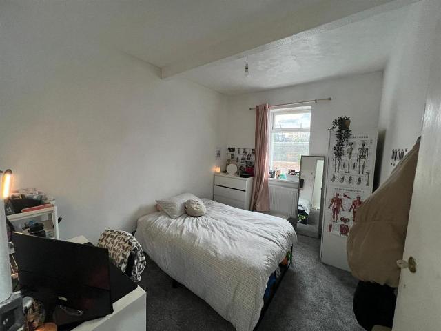 Cardiff Road, Pontypridd CF37 1 bed in a house share to rent £450 pcm £104 pw