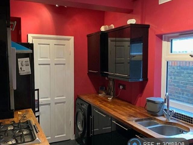 Cardiff Road, Watford, WD18 2 bed terraced house to rent £1,800 pcm £415 pw