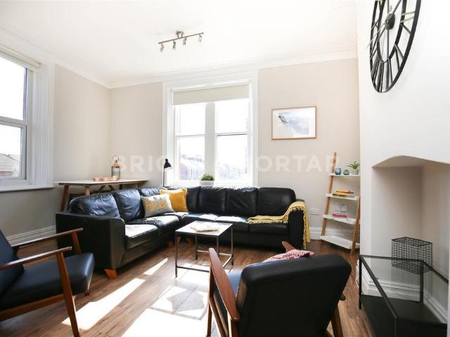 Cardigan Terrace, Newcastle Upon Tyne. 4 bed maisonette to rent £2,080 pcm £480 pw