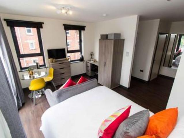 Cardigan Lane, Leeds 1 bed flat to rent £1,040 pcm £240 pw