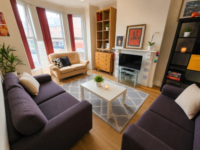 Cardigan Lane, Leeds 1 bed in a house share to rent £563 pcm £130 pw