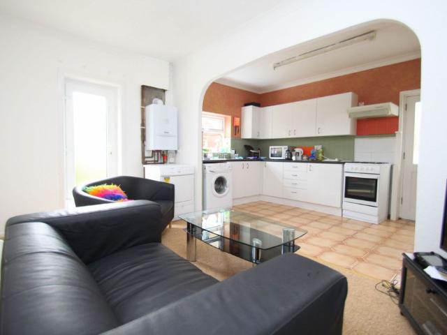 Cardigan Road, Bournemouth, BH9