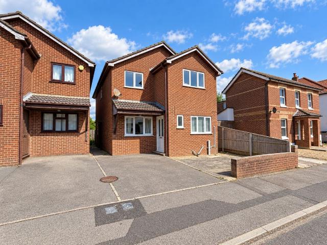 Cardigan Road, Bournemouth BH9, 6 bed detached house to rent, £3,750 pcm | PrimeLocation