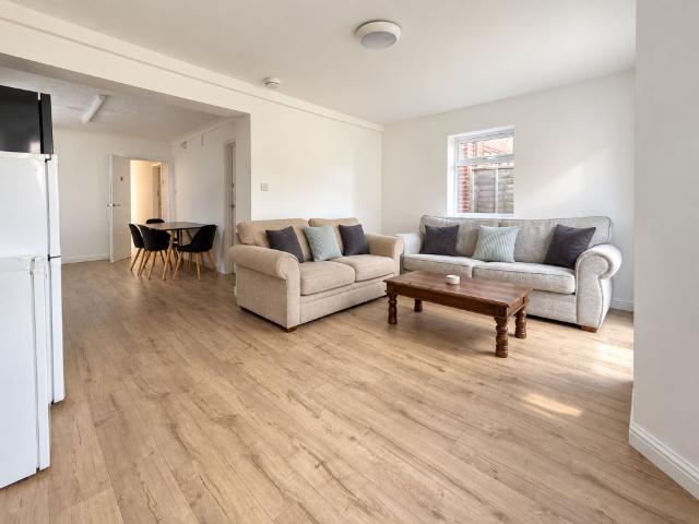 Cardigan Road, Bournemouth, BH9