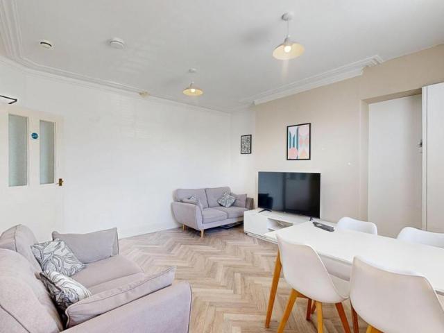 Cardigan Road, Leeds LS6 4 bed house to rent £413 pcm £95 pw