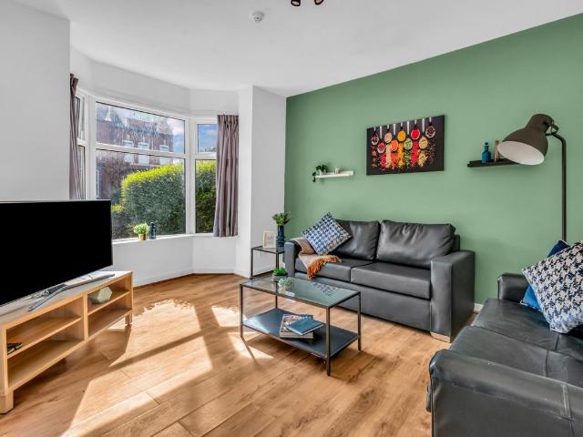 Cardigan Road, Leeds LS6, 5 bed shared accommodation to rent, £2,535 pppm | PrimeLocation