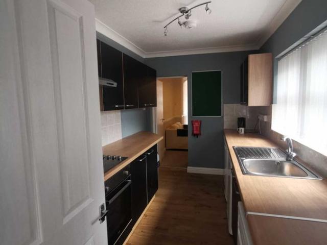 Cardigan Road, Reading RG1, 4 bed property to rent, £2,300 pcm | PrimeLocation