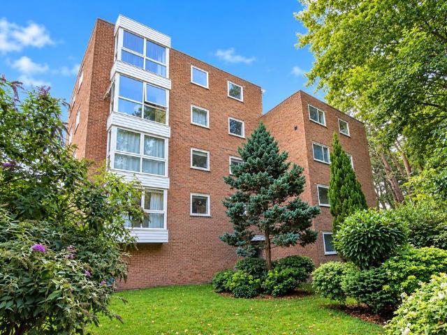 Cardwell Crescent, Ascot, Berkshire, SL5 2 bed apartment to rent £1,650 pcm £381 pw