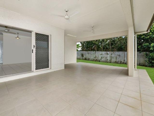 CAREFREE BEACHSIDE LIVING MODERN SPACIOUS HOME