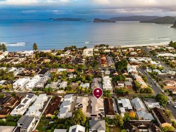 Carefree Coastal Living Just 450m to the Beach