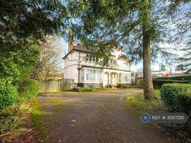 Carew Road, Northwood, HA6 2 bed flat to rent £1,390 pcm £321 pw