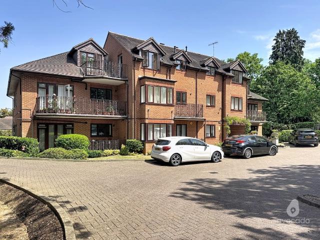 Carew Road, Northwood HA6, 2 bed flat to rent, £2,300 pcm | PrimeLocation