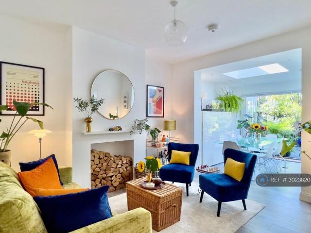 Carew Road, London, N17 4 bed terraced house to rent £3,250 pcm £750 pw