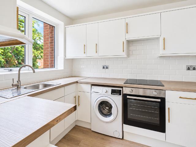 Carey Court, Gravel Hill Close, London DA6, 1 bed flat to rent, £1,450 pcm | PrimeLocation