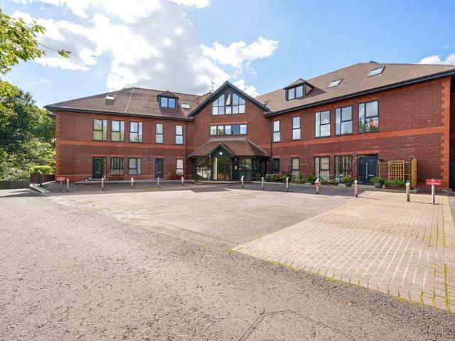 Carey Road, Berkshire RG40 1 bed apartment to rent £1,250 pcm £288 pw