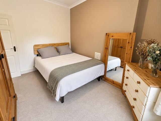 Cargate Hill, ALDERSHOT GU11 1 bed detached house to rent £700 pcm £162 pw