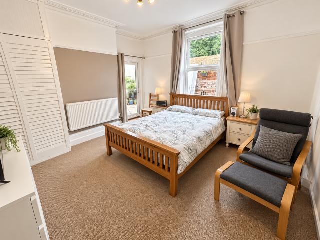 Cargate Hill, ALDERSHOT GU11 1 bed detached house to rent £850 pcm £196 pw