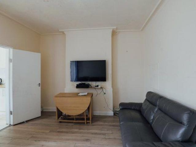 Carholme Road, Lincoln, Lincolnshire LN1, 6 bed shared accommodation to rent, £438 pppm | PrimeLocation